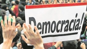 Vale la pena vivir en democracia