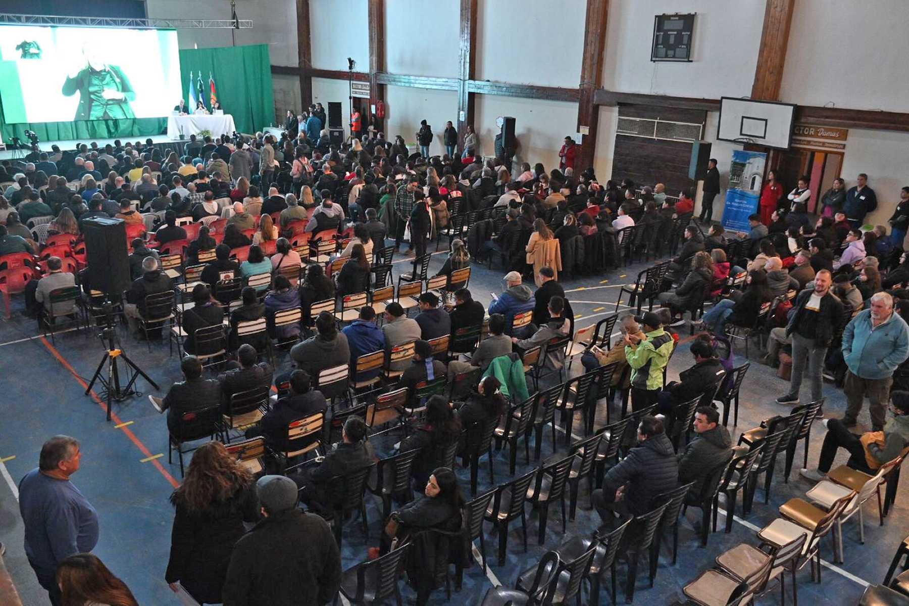 La audiencia pública por el proyecto Calcatreu tuvo finalmente 192 oradores, además de técnicos, funcionarios y voceros de la empresa. Foto: Archivo/Alfredo Leiva