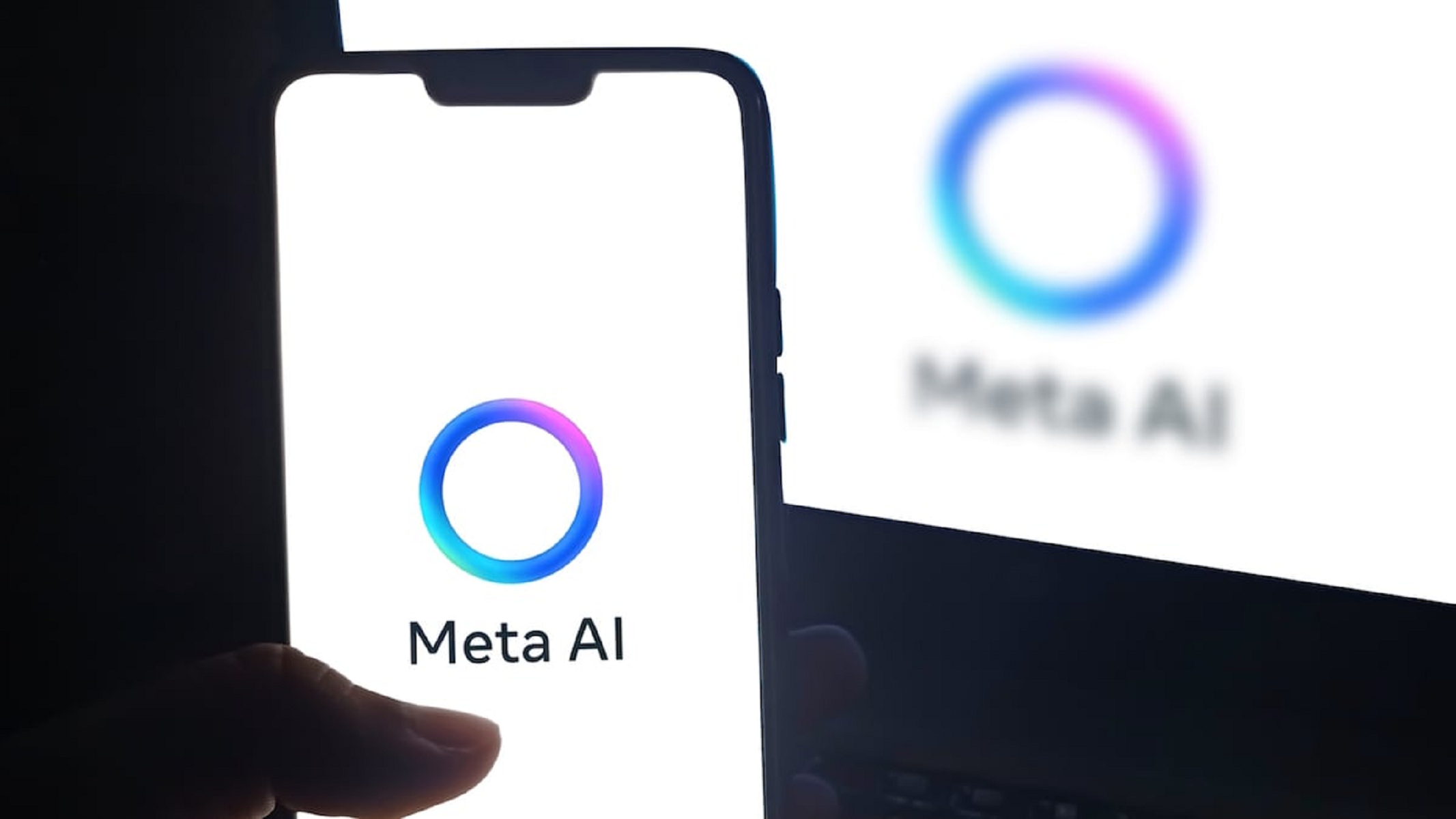 La IA de Meta ya está disponible en el país. Un círculo azul advierte que el bot está en WhatsApp, Instagram y Facebook.