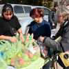 Imagen de Vuelve el Frutazo a la Universidad del Comahue en Neuquén: qué podés conseguir en la feria a 1000 pesos el kilo