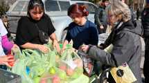 Imagen de Vuelve el Frutazo a la Universidad del Comahue en Neuquén: qué podés conseguir en la feria a 1000 pesos el kilo