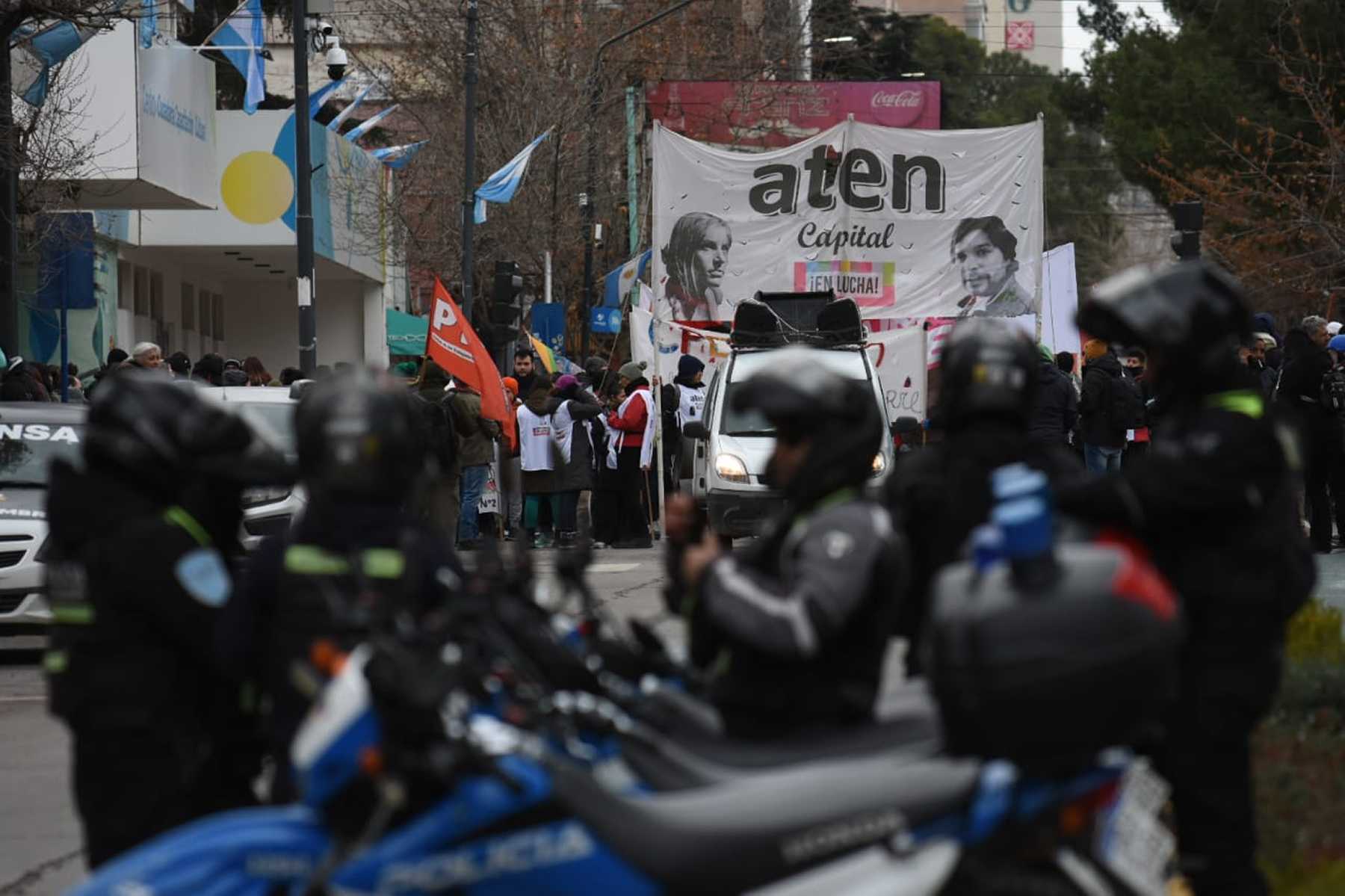 ATEN tuvo el jueves asambleas para definir sobre el conflicto docente en Neuquén. (Matías Subat)