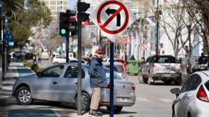 Dónde te multan por doblar a la izquierda en Neuquén