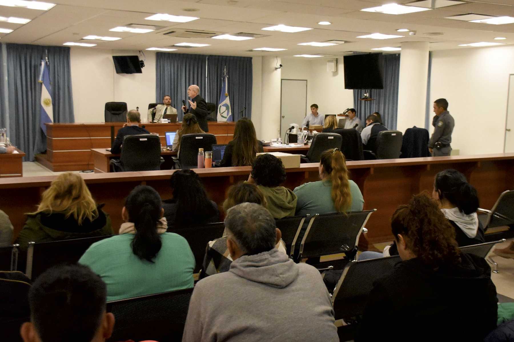 Para un veredicto condenatorio se necesitan como mínimo ocho voto de los doce integrantes del tribunal. Foto Matías Subat.