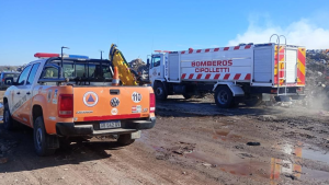 Humo en Cipolletti | Fue por un incendio «intencional»: dónde y qué dijo el municipio