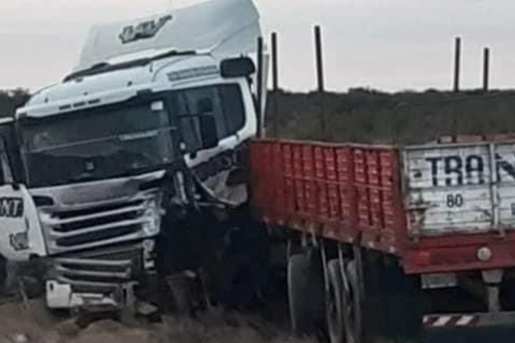 El choque se produjo entre un camión y un auto. Foto: https://www.facebook.com/laprevencionescosadetodos