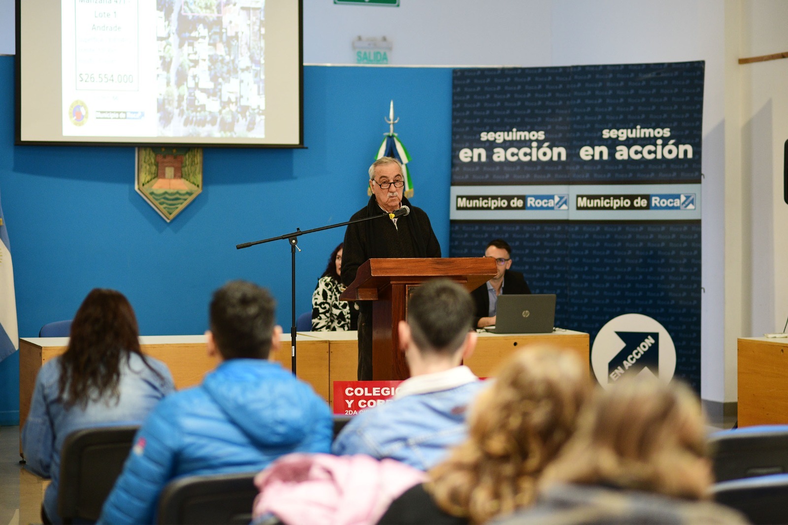 La sala de sesiones del Concejo Deliberante de Roca fue escenario para la primera subasta, entre las cuatro planificadas.