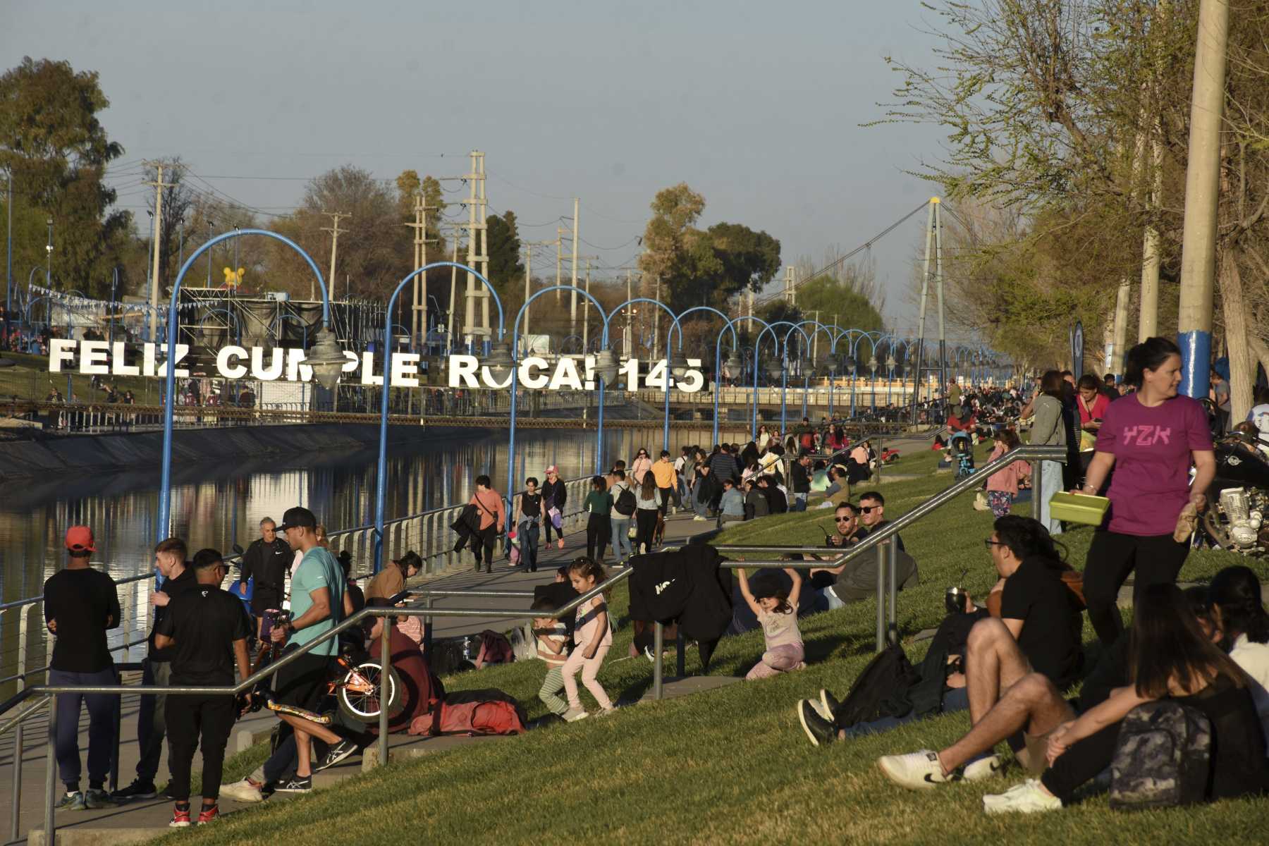 Aniversario de Roca 2024: gran convocatoria en el primer día de festejo Foto Andrés Maripe