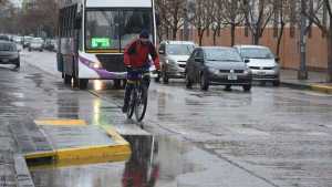 El viernes suma frío al viento y la lluvia: las inusuales temperaturas en Neuquén y el Alto Valle