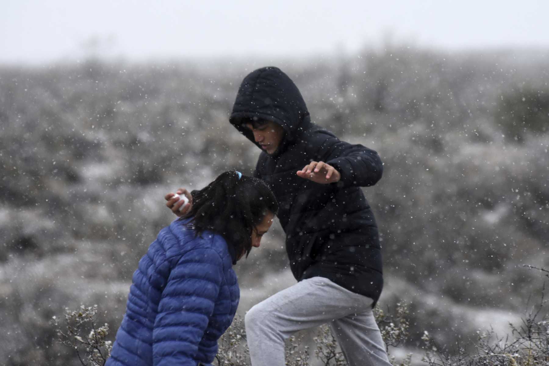 El Servicio Meteorológico Nacional anunció otro alerta por nieve en Neuquén. Foto: Andres Maripe