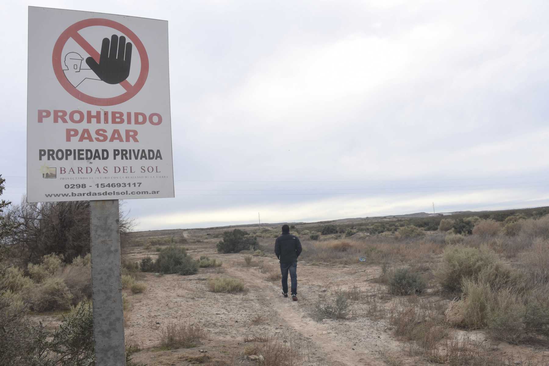 El lugar donde se debería haber desarrollado el loteo, en el noroeste de Roca. (Foto Andrés Maripe) 