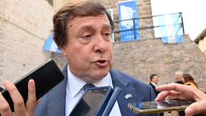 Weretilneck se ilusiona con Calcatreu y destacó una «valiente decisión» tras la audiencia pública