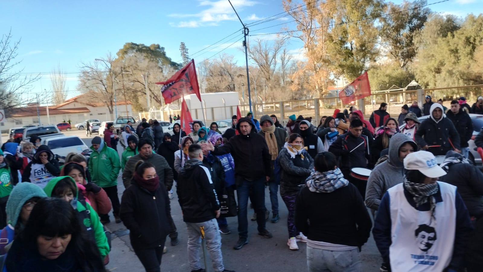 Organizaciones sociales marcharon en Roca contra la criminalización de la protesta este viernes. Foto: gentileza