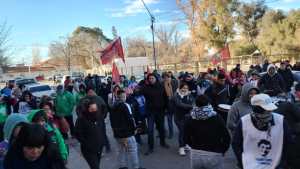 Organizaciones sociales movilizaron en Roca contra la criminalización de la protesta este viernes