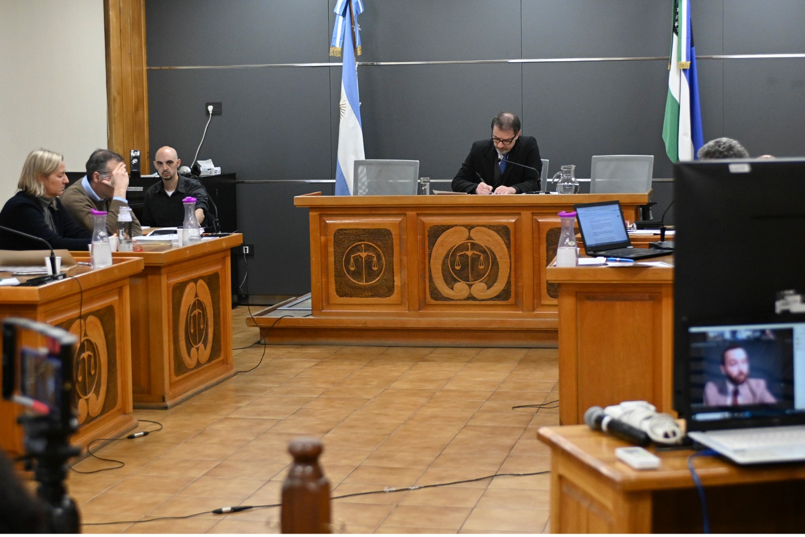 El juez Marcelo Álvarez Mellimger encabezó la audiencia de control de acusación en la causa Techo Digno en Bariloche. Foto: Chino Leiva