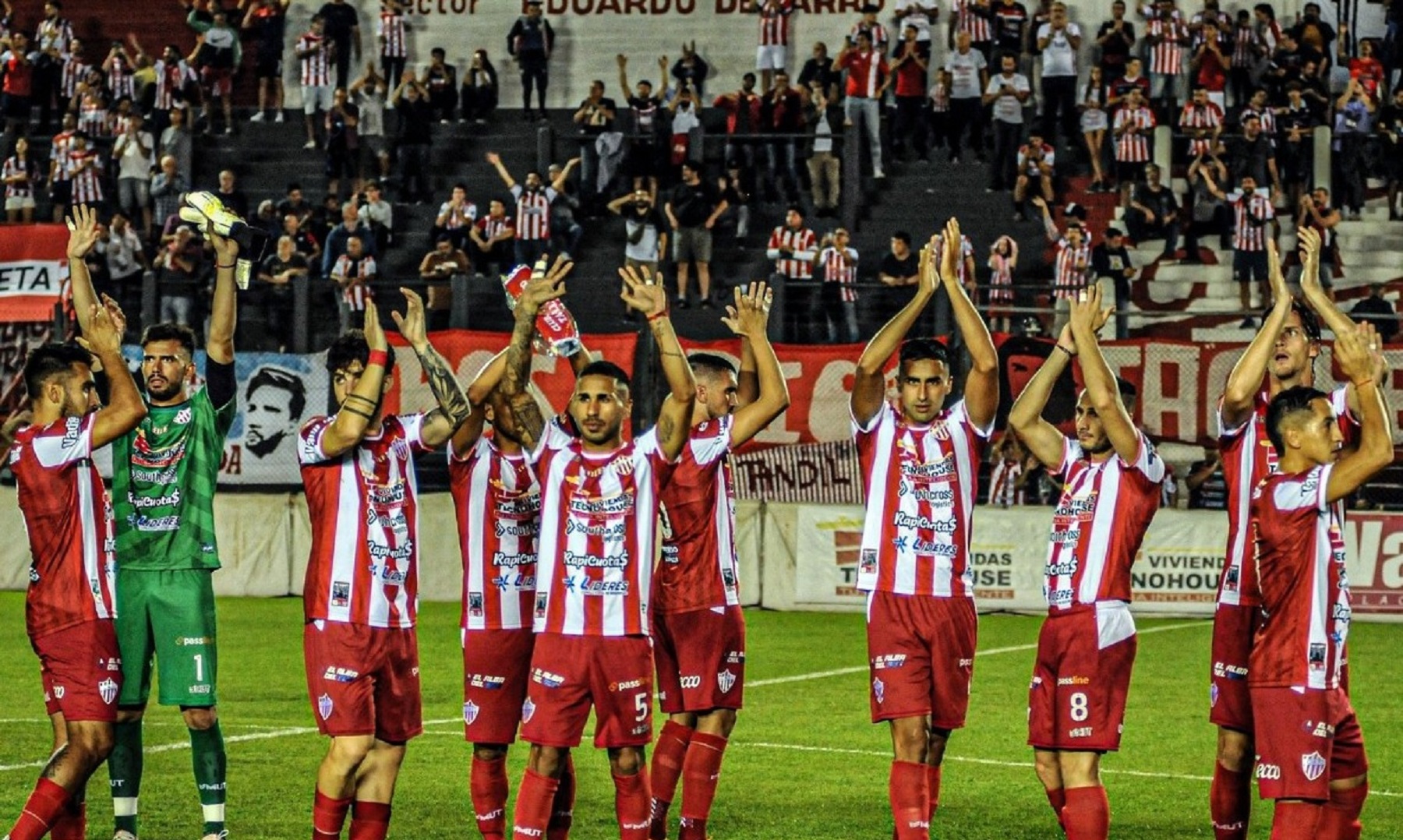 Talleres de Remedios de Escalada eliminó a Banfield en la Copa Argentina.