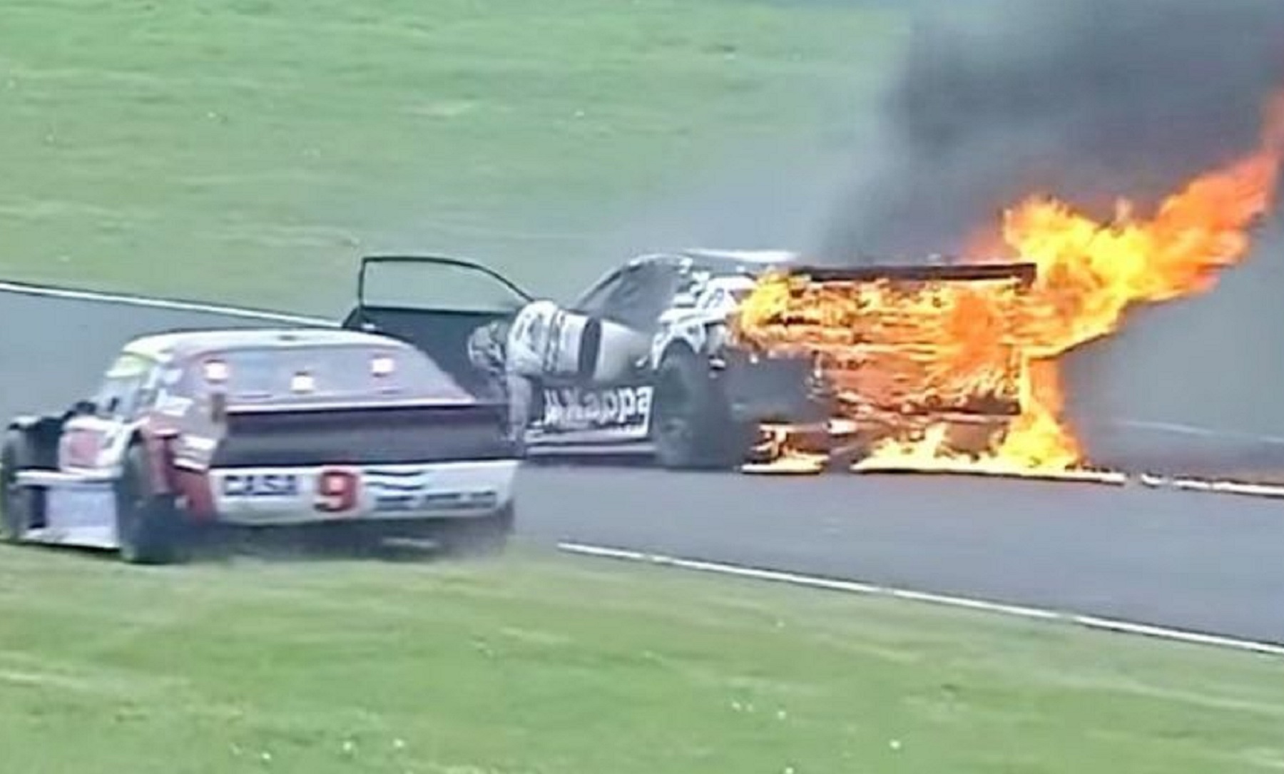 Así fue el momento del incendio en el Turismo Carretera.