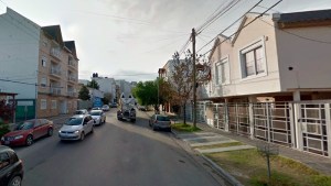 Violento robo en Neuquén: le inhibieron la alarma del auto y se llevaron los ahorros de toda su vida