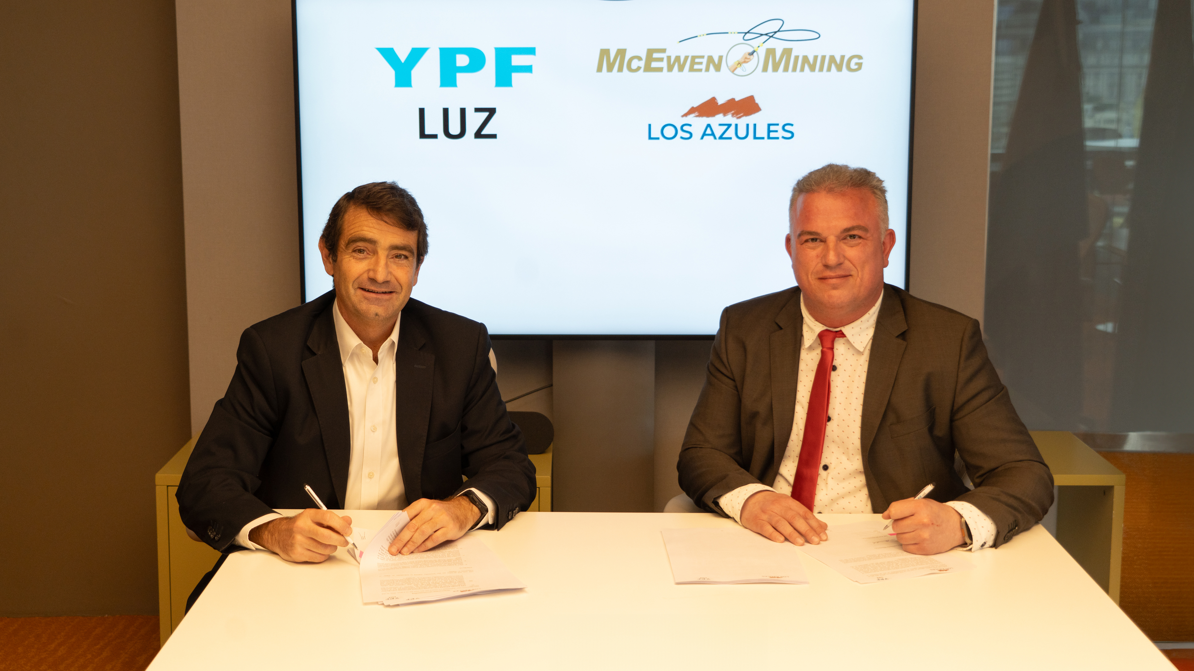  YPF Luz y McEwen Copper firmaron un Memorando de Entendimiento. Foto: gentileza. 