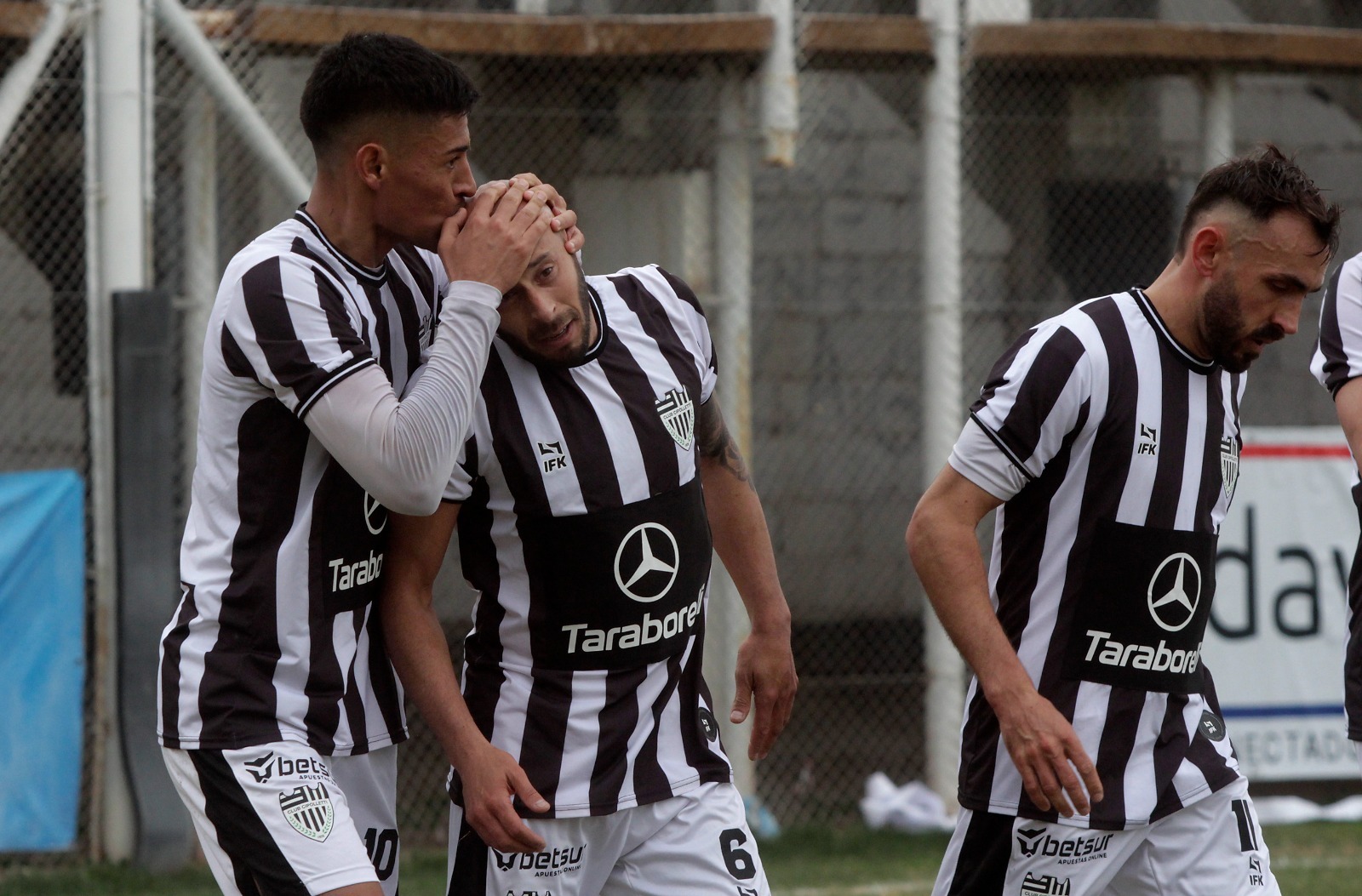 Tello metió un golazo y Cipolletti cortó la racha de 8 sin ganar. (Foto: Oscar Livera)