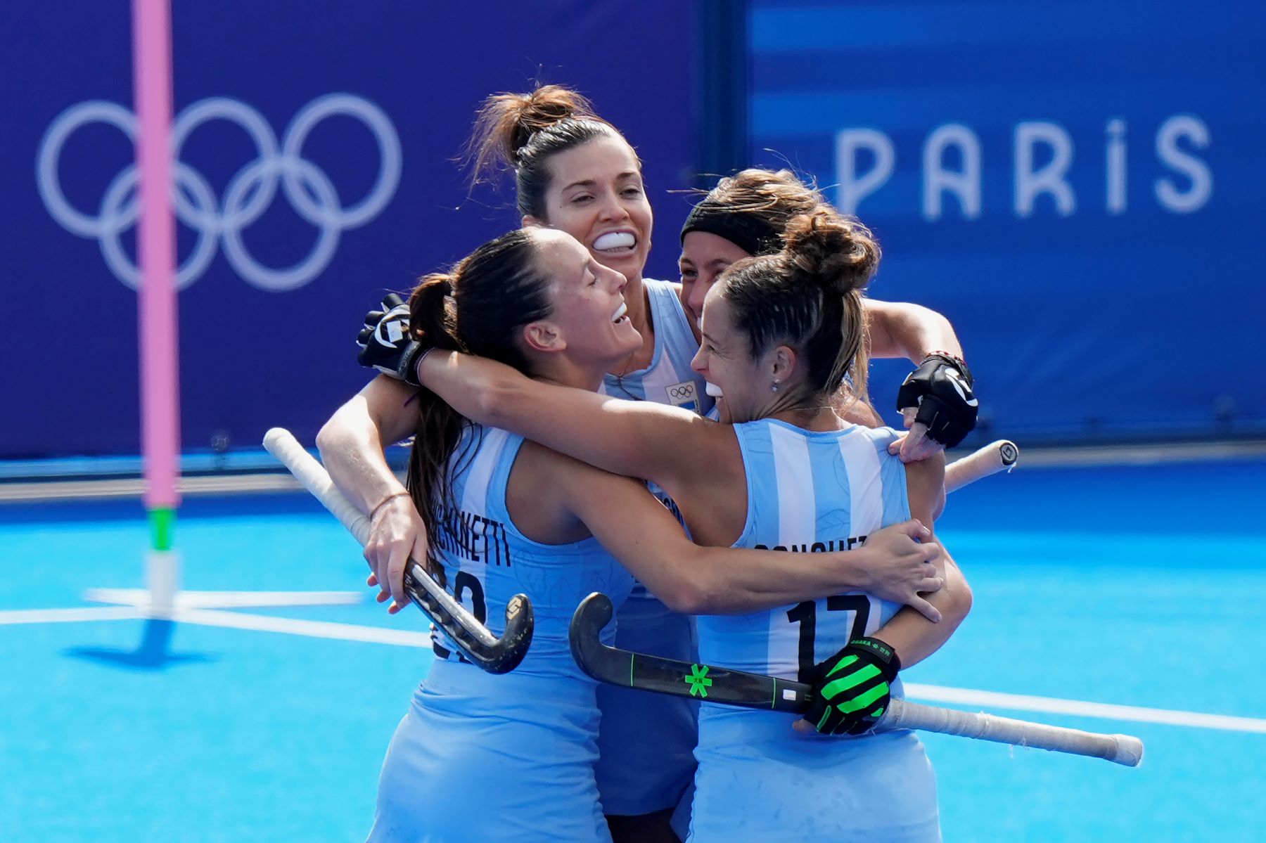 La Selección Argentina de hockey cerró de manera invicta la primera fase. El lunes se jugará el pase a las semifinales. (AFP)