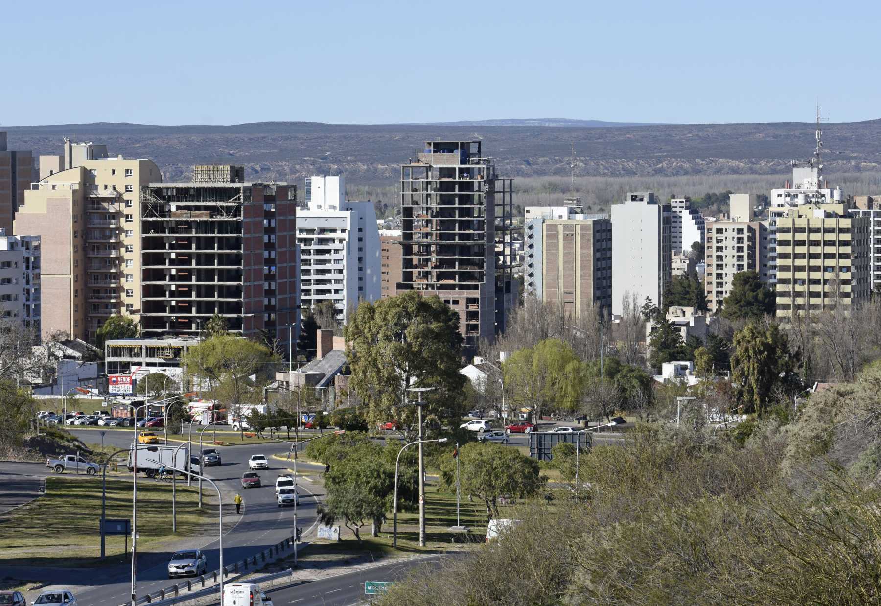 Edificios finalizados y en obra en Neuquén (archivo).