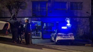 Hallan un hombre muerto en un edificio de Bariloche e investigan un supuesto homicidio