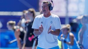 Fernando Ferrara, DT de Las Leonas: «Las chicas merecían esa medalla»