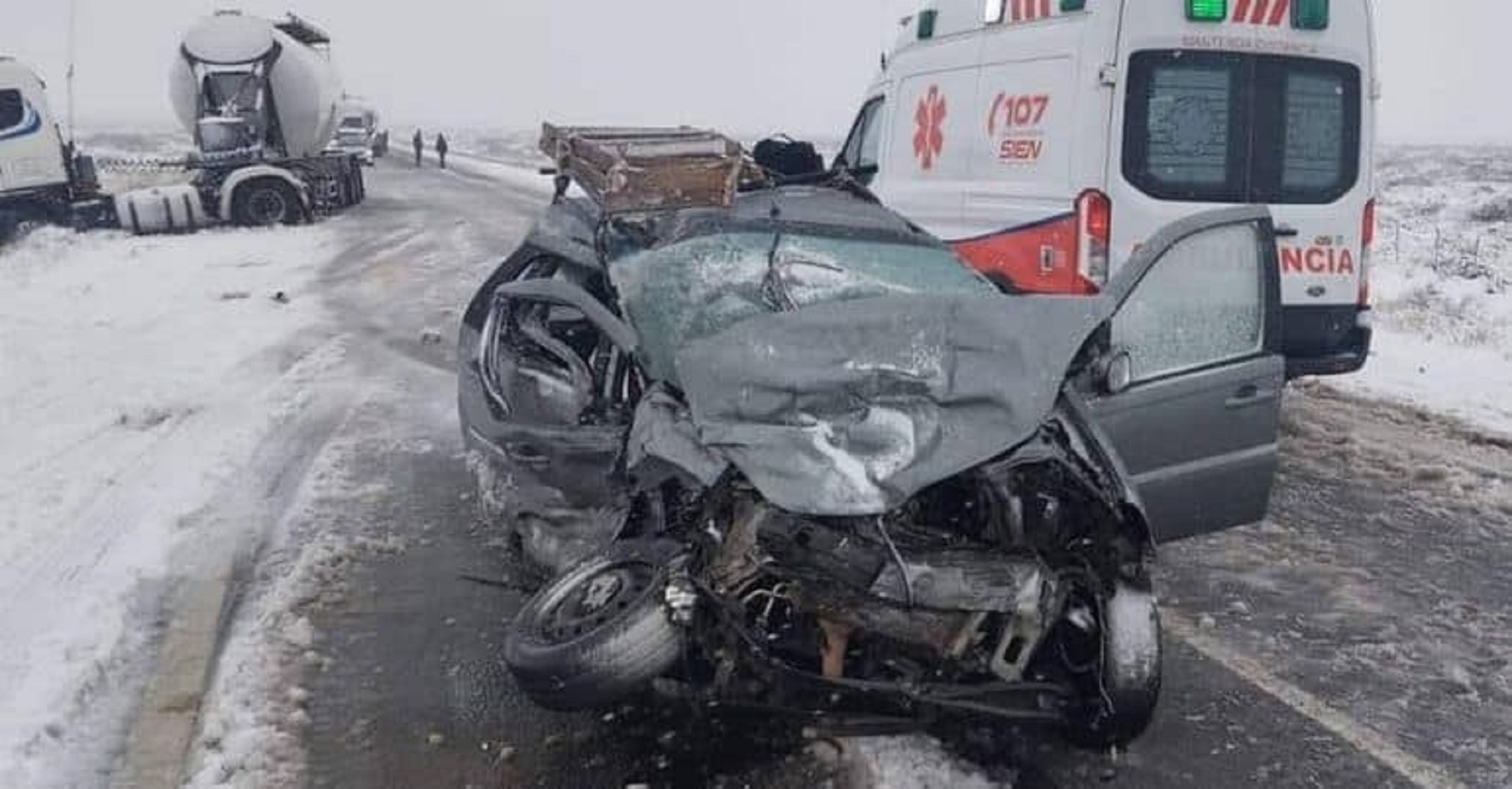 El hecho ocurrió en la Ruta 22 a unos 15 kilómetros en sentido a Zapala. 