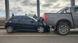 Video | Choque y caos vehicular en el puente Neuquén – Cipolletti: tres autos involucrados