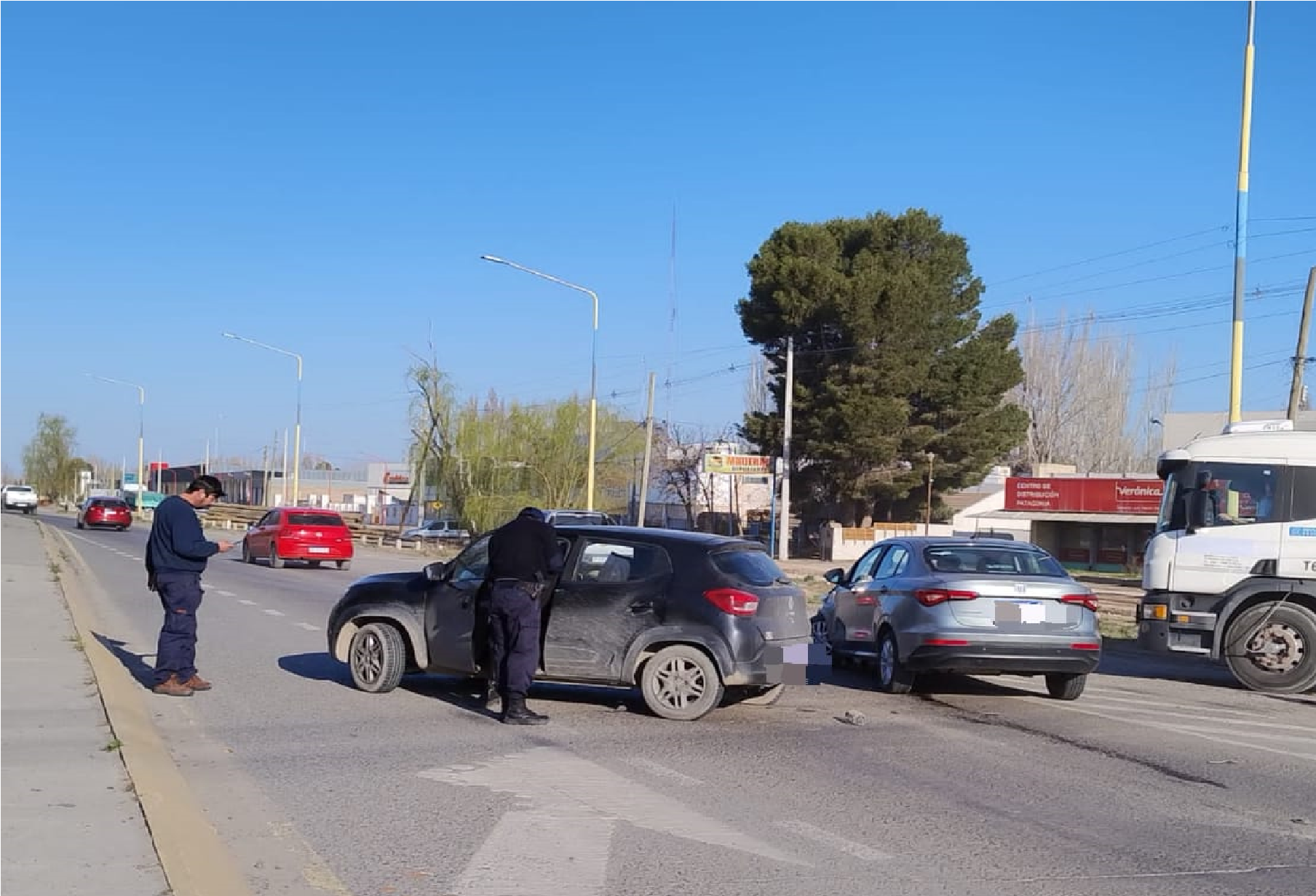 Caos en la Ruta 22 en Cipolletti: triple choque por alcance y demoras este miércoles (Foto: gentileza)