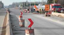 Imagen de Retiraron el camión de petróleo que volcó en la Ruta 22, entre Cipolletti y Puente 83: hubo caos de tránsito