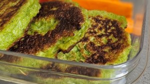 Tortitas de brócoli, perfectas para llevar al cole o tener a mano en el freezer