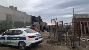 Murió un mujer tras quedar atrapada en un incendio en Chubut: un hombre internado con quemaduras