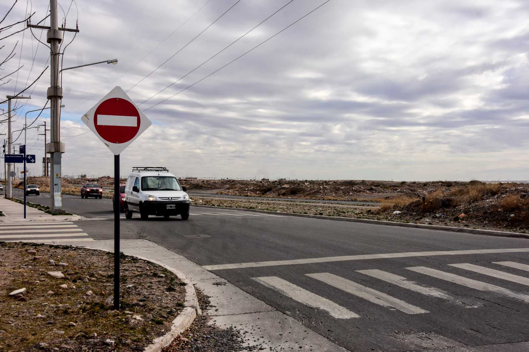 Se decretó el cese de la doble vía en el sector "viejo" de la avenida Soldi. (foto Cecilia Maletti)