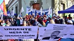 Paro docente en Neuquén: ATEN regresa este miércoles con el acampe en Casa de Gobierno