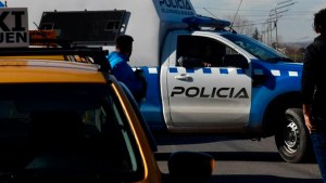 Robo a un taxista de Neuquén: lo tomaron del cuello y le sacaron la billetera y el celular