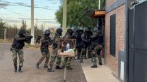 Imagen de Video: así fue el impresionante operativo policial para desarticular una red de narcotráfico en Cervantes