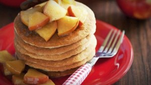 Cómo hacer panqueques de manzana, sin harina: ¡una opción para chuparse los dedos!