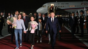 “Buenas noches”, el saludo en español de Putin a los hijos de los espías rusos que vivieron en Buenos Aires