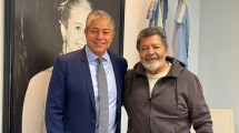 Imagen de Rolando Figueroa junto a Gerardo Martínez: el titular de Uocra viaja a Neuquén este mes