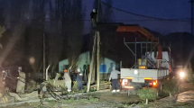 Imagen de Alerta por viento en Neuquén: se volaron más de 20 techos y se cortó la luz en Barrancas