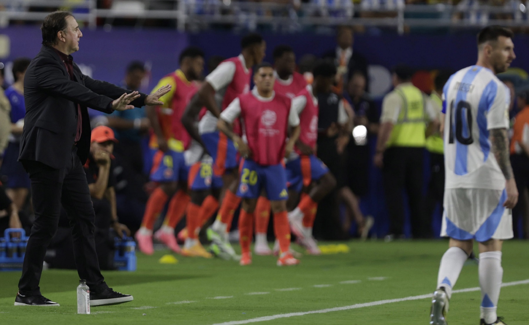 Néstor Lorenzo opinó sobre la baja de Lionel Messi en la Selección Argentina. Foto: FBaires.