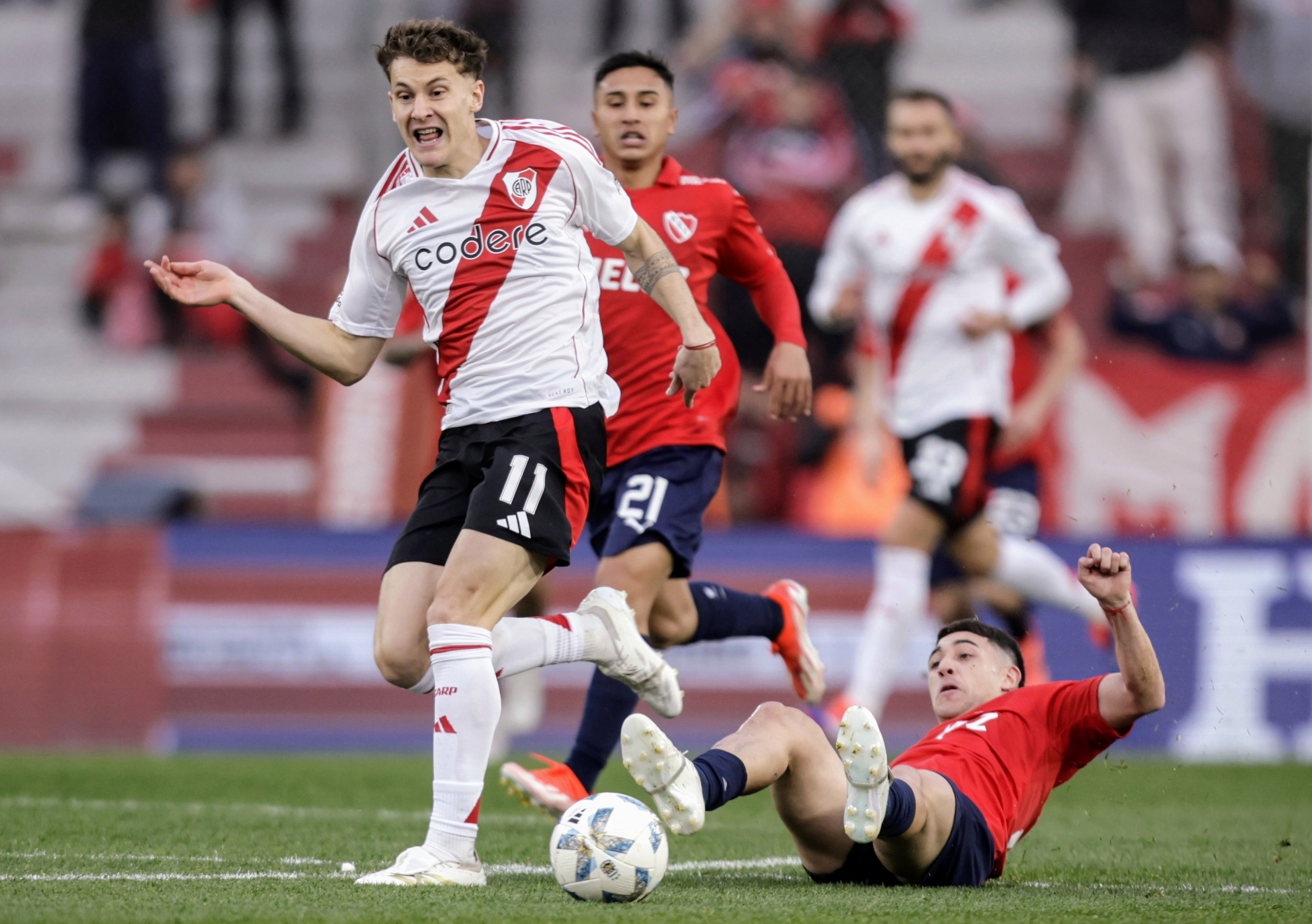 Colidio formará la dupla ofensiva con Borja ante Atlético Tucumán. Fotobaires