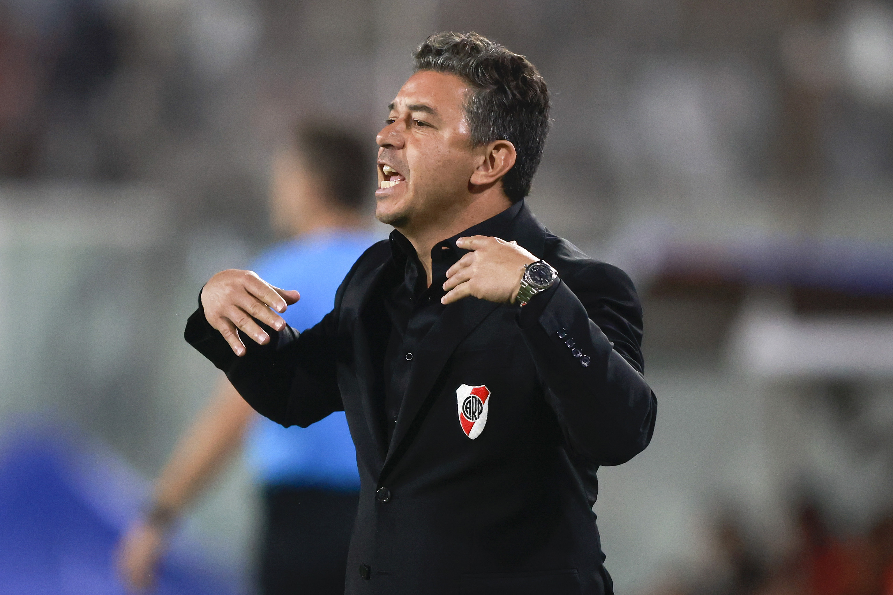 Futbol, Colo Colo vs River Plate.
Cuartos de Final, Copa Libertadores 2024.
El entrenador de River Plate Marcelo Gallardo es fotografiado contra Colo Colo durante el partido de copa libertadores disputado en el estadio Monumental en Santiago, Chile.
17/09/2024
Felipe Zanca/Photosport

Football, Colo Colo vs River Plate.
Quarter finals, Copa Libertadores 2024.
River Plate's head coach Marcelo Gallardo is pictured against Colo Colo during the copa libertadores match at the Monumental stadium in Santiago, Chile.
17/09/2024
Felipe Zanca/Photosport