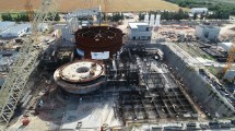 Imagen de Desde iniciado el gobierno de Milei, calculan 450 despidos de la obra del reactor nuclear Carem