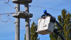 Corte de luz en Villa La Angostura este miércoles: los horarios y barrios que se quedarán sin servicio