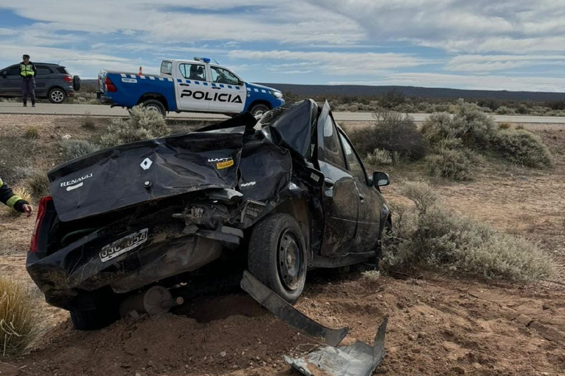 Vuelco en Ruta 17. Crédito Bomberos de Picún Leufú.