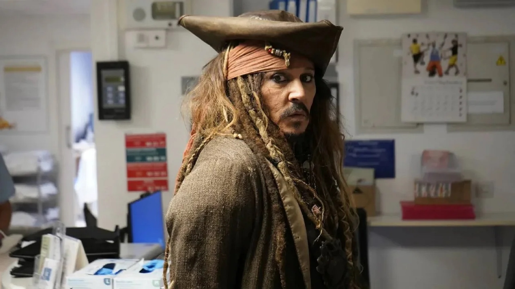 Johnny Depp se volvió a vestir como Jack Sparrow
