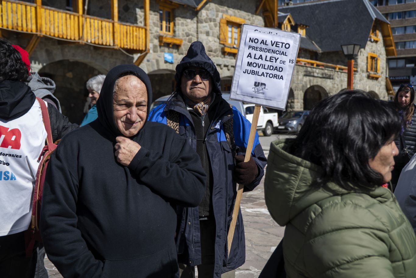 Los jubilados que pueden hacen changas. Foto: Marcelo Martínez